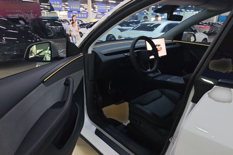Used Tesla Model Y 2025 Rear-Wheel-Drive Version Driver Seat