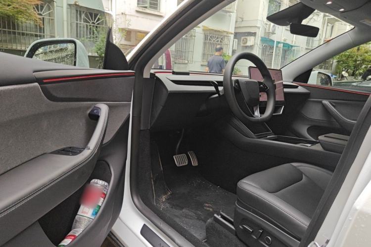 Used Tesla Model Y 2025 Rear-Wheel-Drive Version Driver Seat