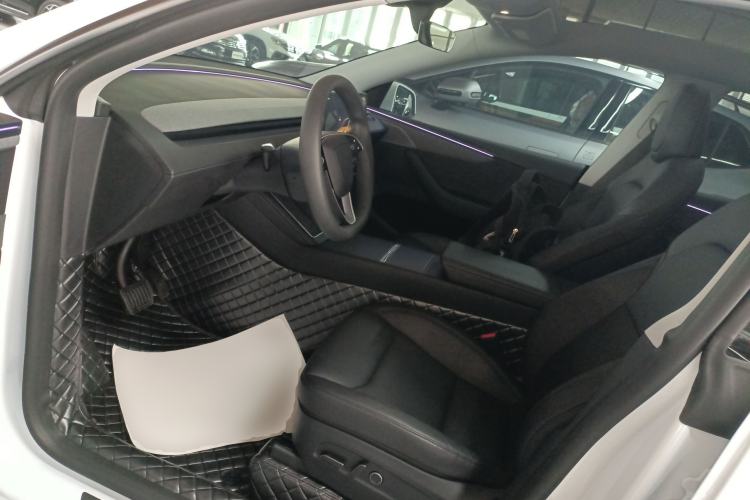 Used Tesla Model Y 2025 Long-Range All-Wheel-Drive Version Driver Seat