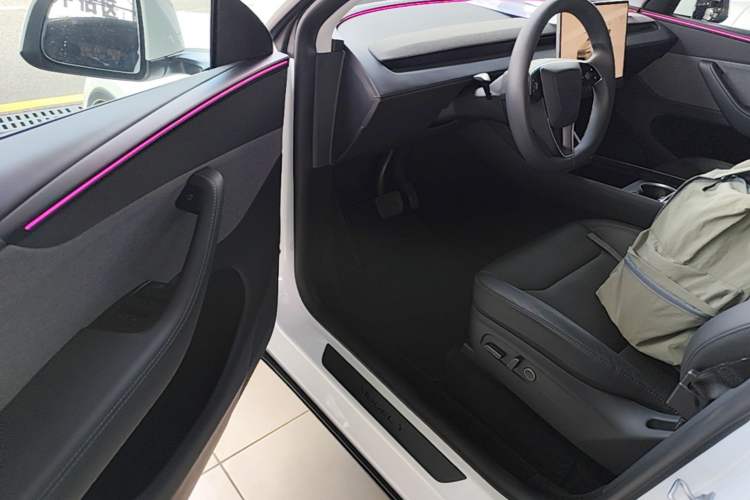 Used Tesla Model Y 2025 Rear-Wheel-Drive Version Driver Seat