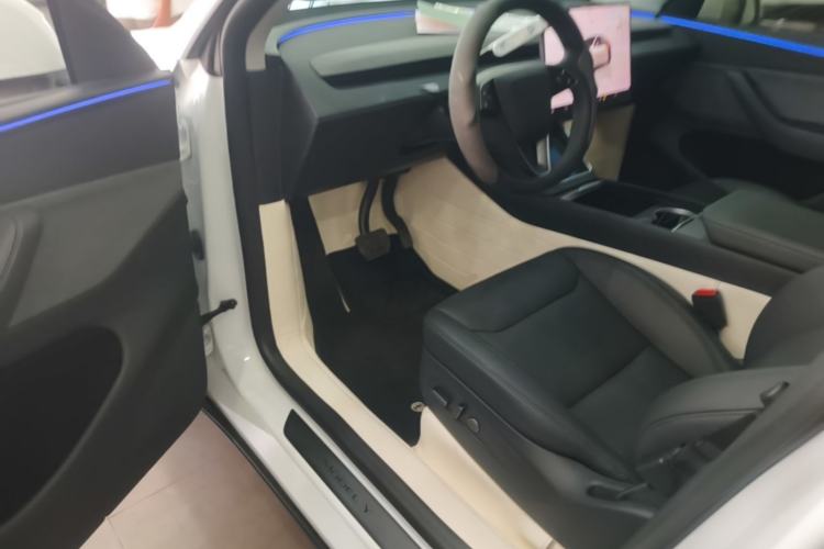 Used Tesla Model Y 2025 Rear-Wheel-Drive Version Driver Seat