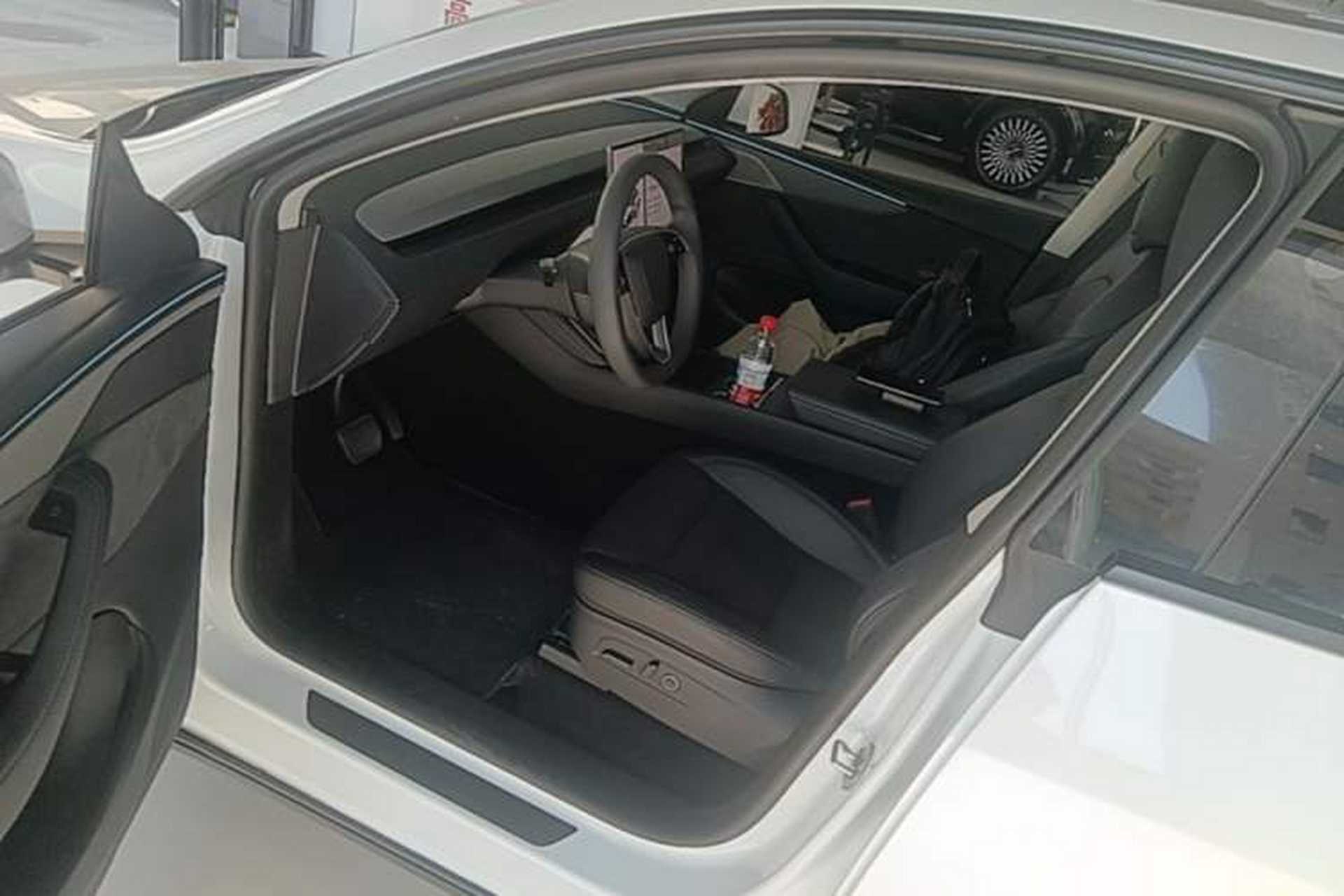 Used Tesla Model Y 2025 Long-Range All-Wheel-Drive Version Driver Seat