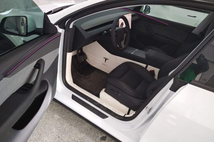 Used Tesla Model Y 2025 Rear-Wheel-Drive Version Driver Seat