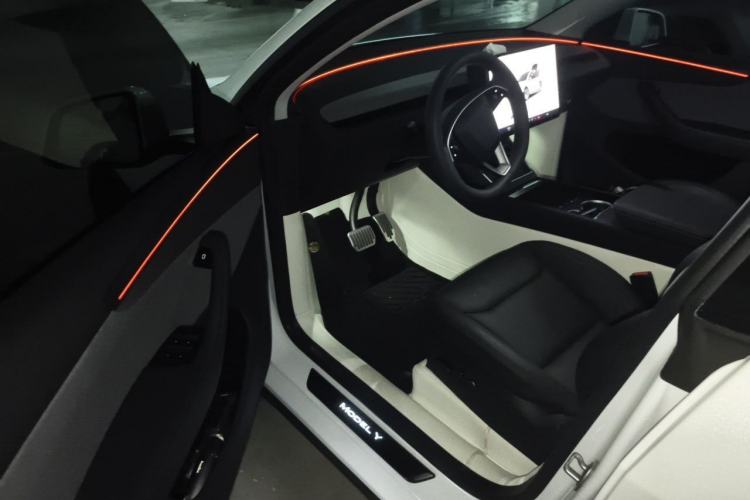 Used Tesla Model Y 2025 Rear-Wheel-Drive Version Driver Seat