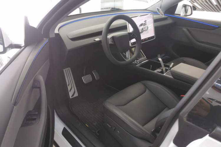 Used Tesla Model Y 2025 Rear-Wheel-Drive Version Driver Seat