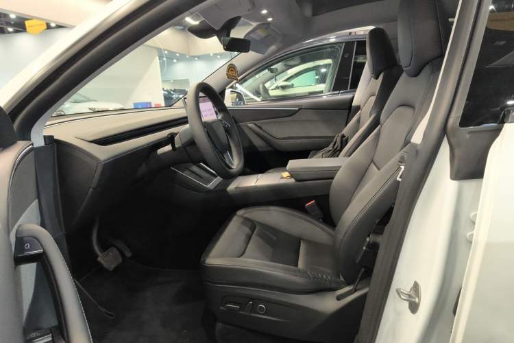 Used Tesla Model Y 2025 Rear-Wheel-Drive Version Driver Seat