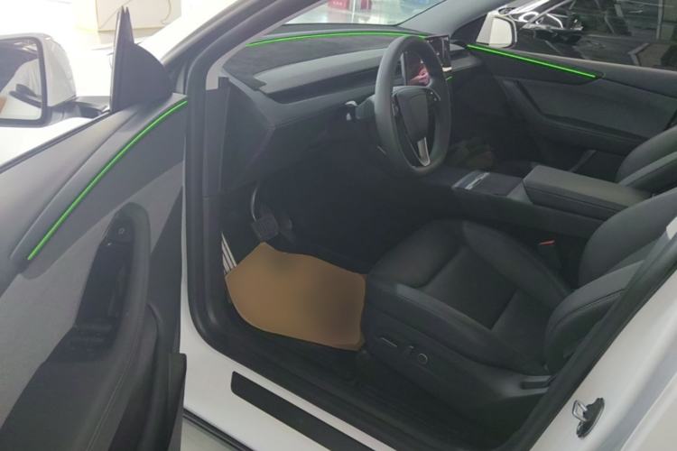 Used Tesla Model Y 2025 Rear-Wheel-Drive Version Driver Seat