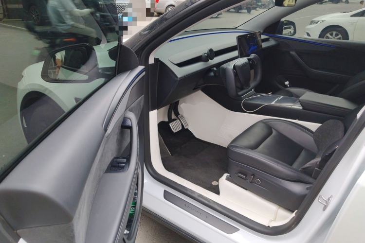Used Tesla Model Y 2025 Updated Version Long-Range All-Wheel Drive Driver Seat