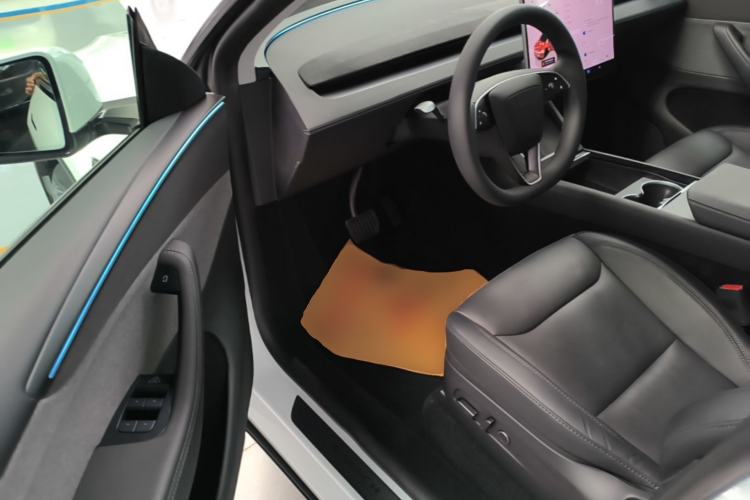 Used Tesla Model Y 2025 Rear-Wheel Drive First Edition Driver Seat