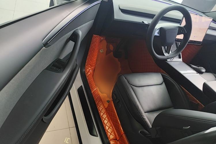 Used Tesla Model Y 2025 Rear-Wheel-Drive Version Driver Seat