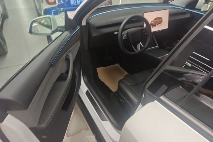 Used Tesla Model Y 2025 Rear-Wheel Drive First Edition Driver Seat