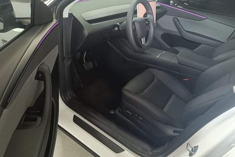 Used Tesla Model Y 2025 Rear-Wheel-Drive Version Driver Seat