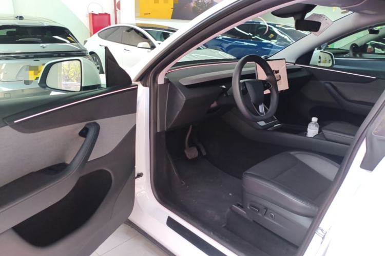 Used Tesla Model Y 2025 Rear-Wheel-Drive Version Driver Seat