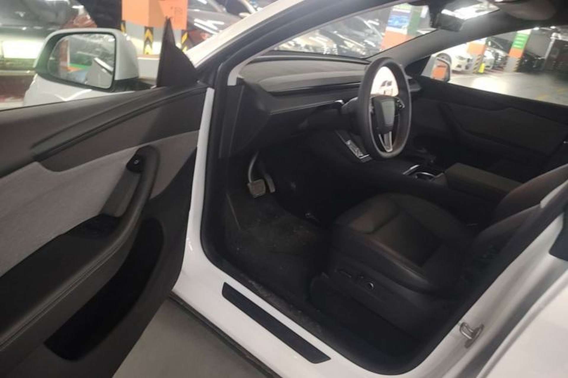 Used Tesla Model Y 2025 Rear-Wheel-Drive Version Driver Seat