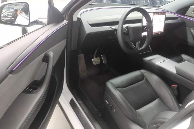 Used Tesla Model Y 2025 Rear-Wheel-Drive Version Driver Seat
