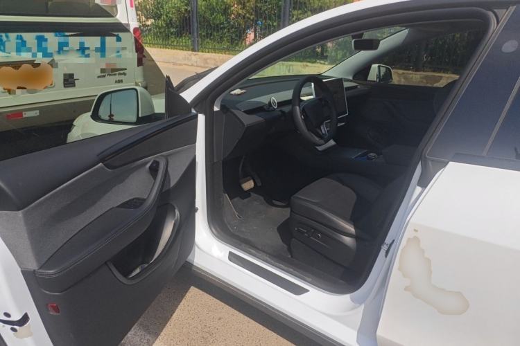 Used Tesla Model Y 2025 Rear-Wheel-Drive Version Driver Seat