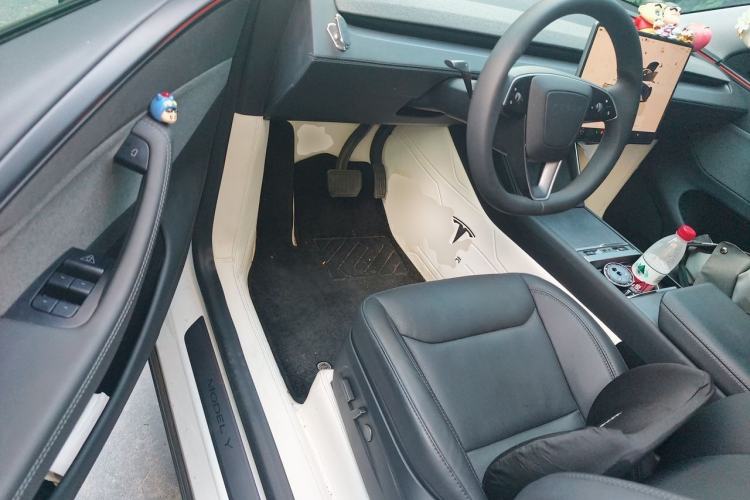 Used Tesla Model Y 2025 Rear-Wheel-Drive Version Driver Seat