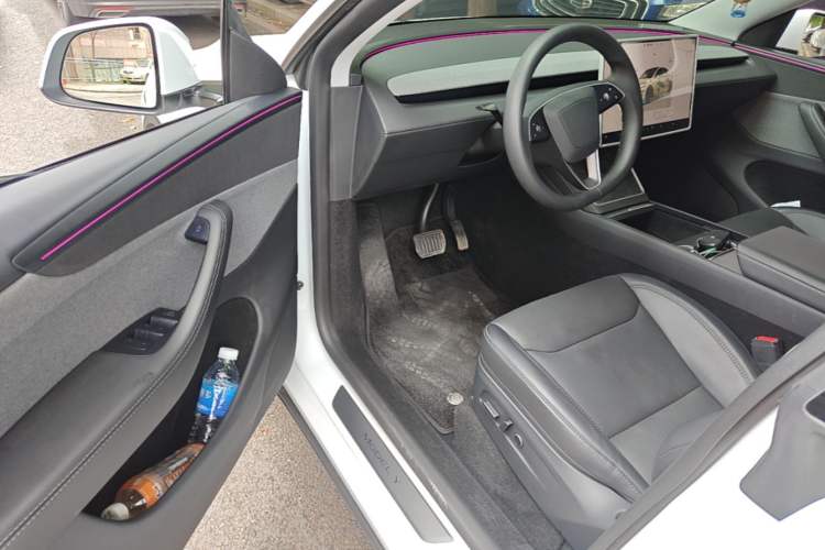 Used Tesla Model Y 2025 Rear-Wheel-Drive Version Driver Seat