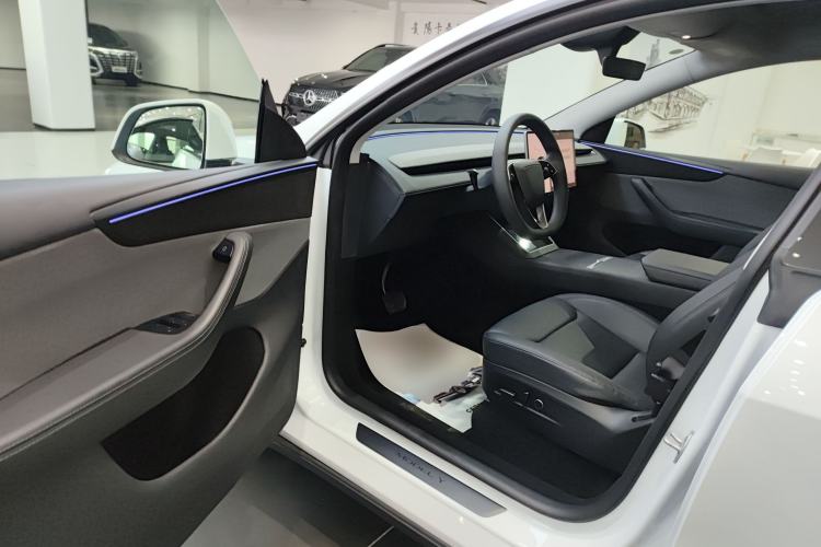 Used Tesla Model Y 2025 Rear-Wheel-Drive Version Driver Seat