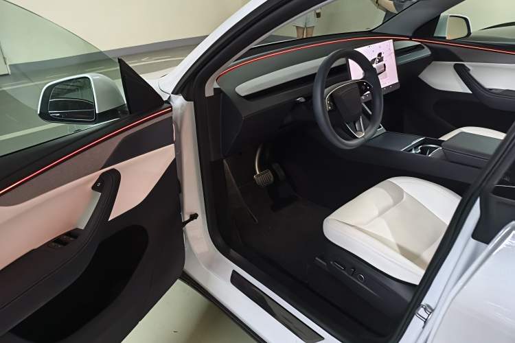 Used Tesla Model Y 2025 Updated Version Long-Range All-Wheel Drive Driver Seat