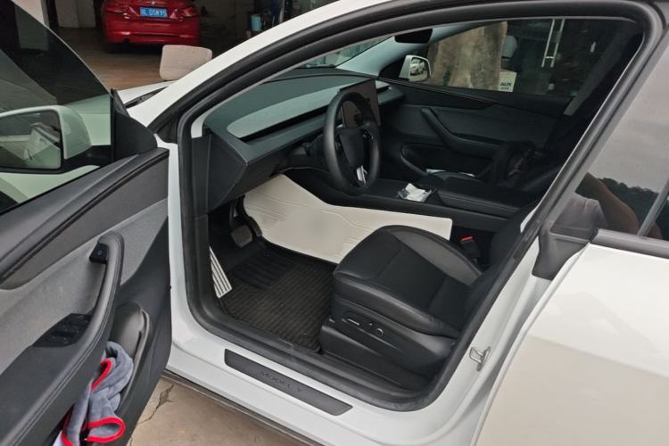 Used Tesla Model Y 2025 Rear-Wheel-Drive Version Driver Seat
