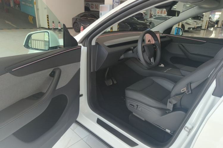 Used Tesla Model Y 2025 Rear-Wheel-Drive Version Driver Seat