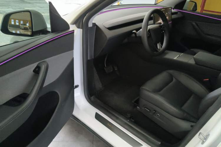 Used Tesla Model Y 2025 Rear-Wheel-Drive Version Driver Seat
