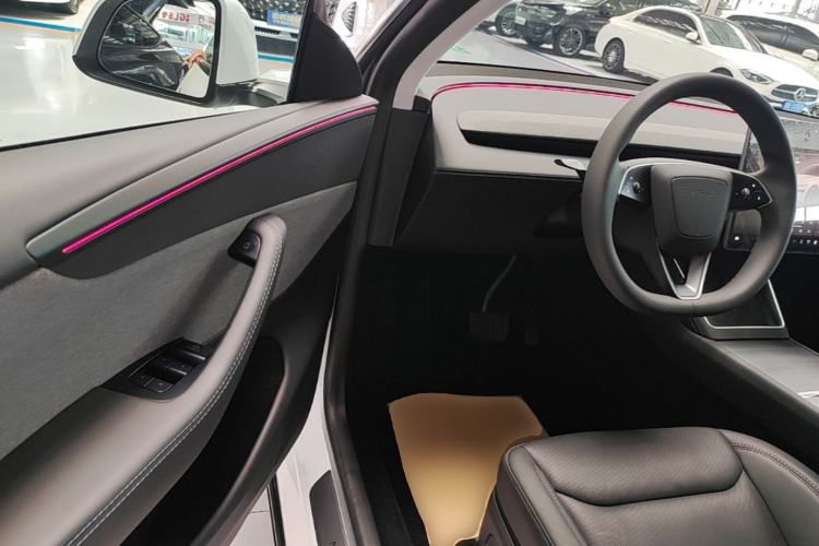 Used Tesla Model Y 2025 Rear-Wheel-Drive Version Driver Seat