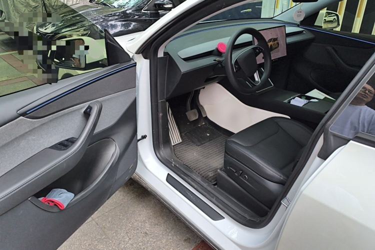 Used Tesla Model Y 2025 Rear-Wheel-Drive Version Driver Seat