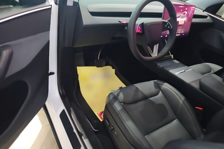Used Tesla Model Y 2025 Rear-Wheel-Drive Version Driver Seat