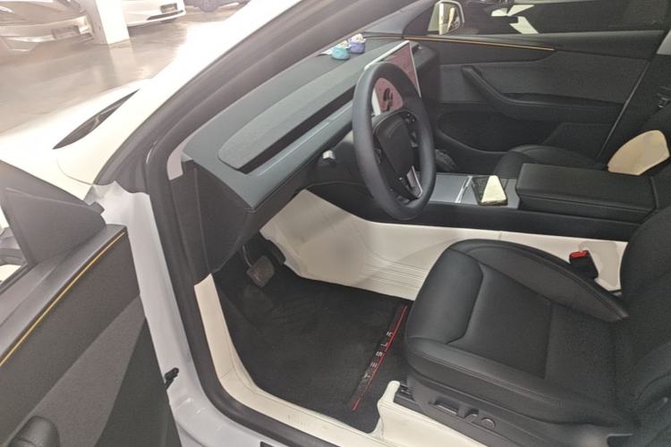Used Tesla Model Y 2025 Rear-Wheel-Drive Version Driver Seat