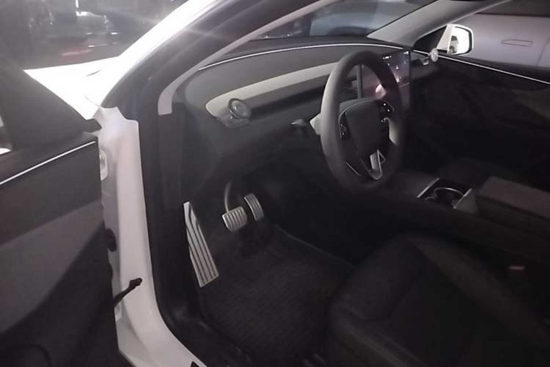 Used Tesla Model Y 2025 Rear-Wheel-Drive Version Driver Seat