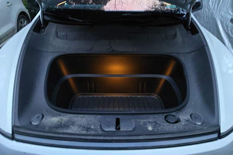 Used Tesla Model Y 2025 Rear-Wheel-Drive Version Engine Bay