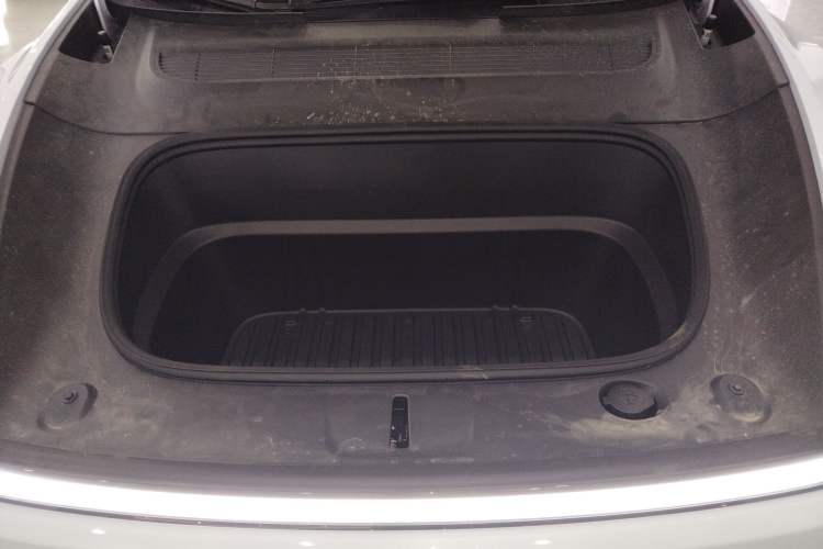 Used Tesla Model Y 2025 Rear-Wheel-Drive Version Engine Bay