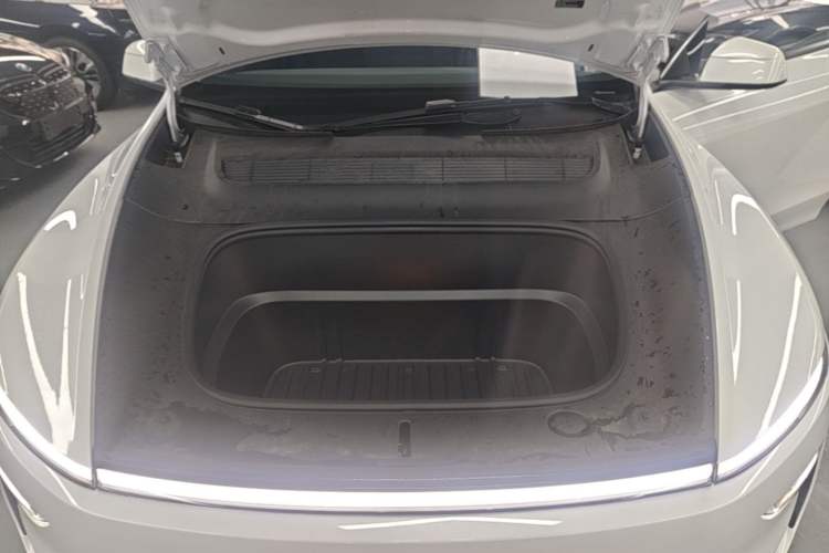 Used Tesla Model Y 2025 Long-Range All-Wheel-Drive Version Engine Bay
