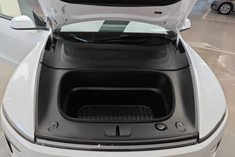 Used Tesla Model Y 2025 Long-Range All-Wheel-Drive Version Engine Bay