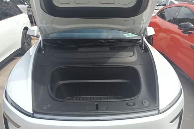 Used Tesla Model Y 2025 Rear-Wheel-Drive Version Engine Bay