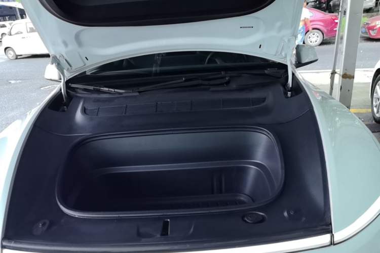 Used Tesla Model Y 2025 Rear-Wheel-Drive Version Engine Bay