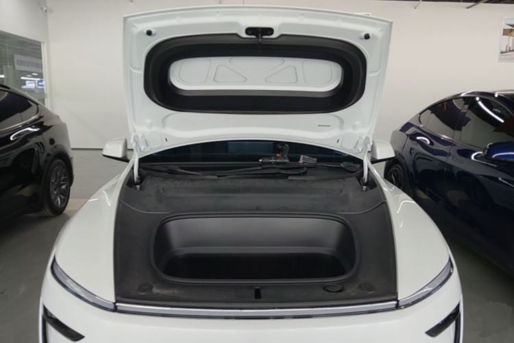 Used Tesla Model Y 2025 Rear-Wheel-Drive Version Engine Bay