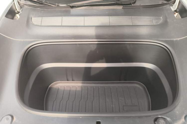 Used Tesla Model Y 2025 Rear-Wheel-Drive Version Engine Bay