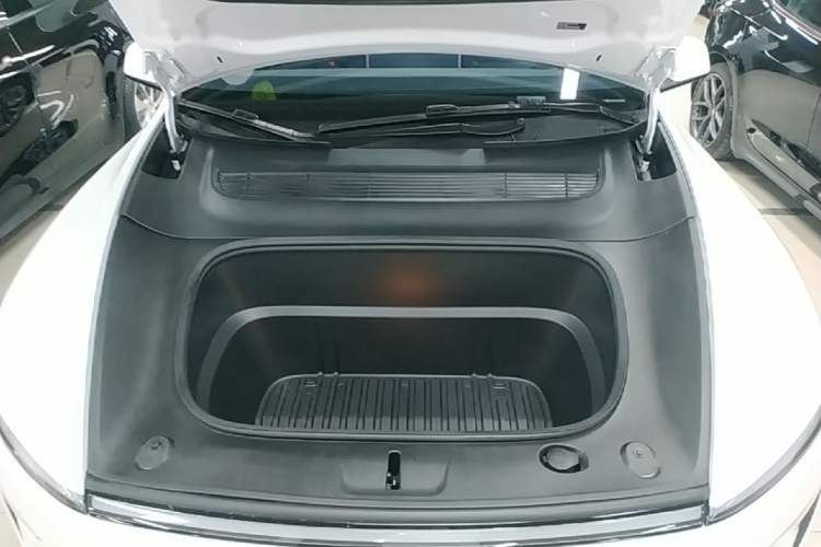 Used Tesla Model Y 2025 Long-Range All-Wheel-Drive Version Engine Bay