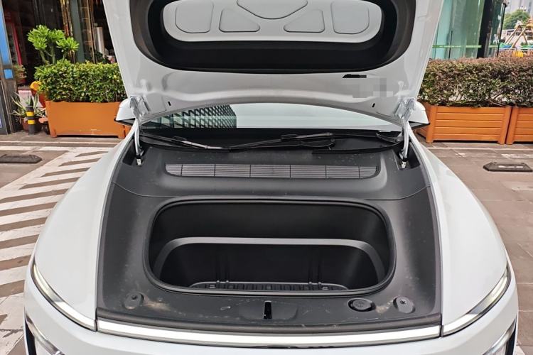 Used Tesla Model Y 2025 Rear-Wheel-Drive Version Engine Bay