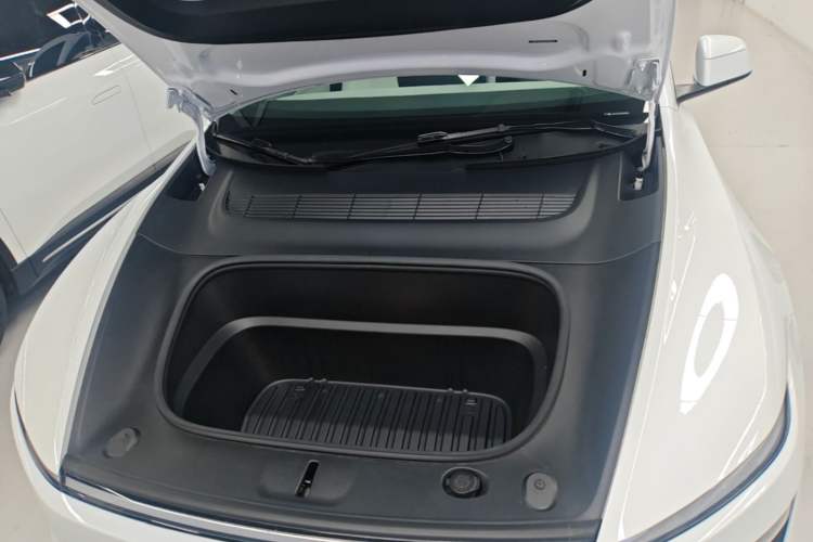 Used Tesla Model Y 2025 Rear-Wheel-Drive Version Engine Bay