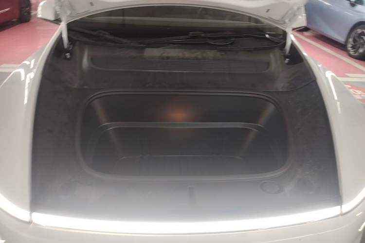 Used Tesla Model Y 2025 Rear-Wheel-Drive Version Engine Bay