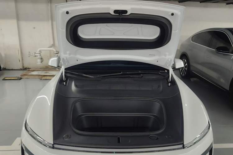 Used Tesla Model Y 2025 Rear-Wheel Drive First Edition Engine Bay