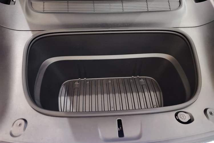 Used Tesla Model Y 2025 Long-Range All-Wheel-Drive Version Engine Bay