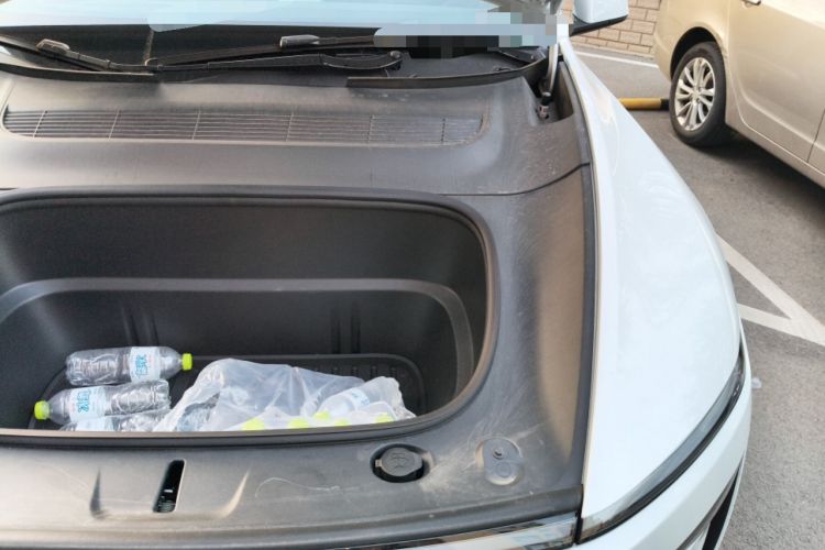 Used Tesla Model Y 2025 Rear-Wheel-Drive Version Engine Bay Left