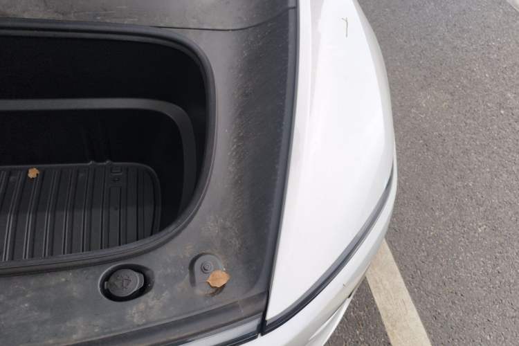 Used Tesla Model Y 2025 Rear-Wheel-Drive Version Engine Bay Left