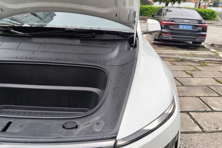 Used Tesla Model Y 2025 Rear-Wheel-Drive Version Engine Bay Left