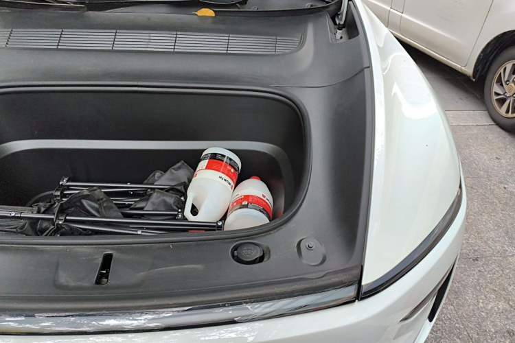 Used Tesla Model Y 2025 Rear-Wheel-Drive Version Engine Bay Left